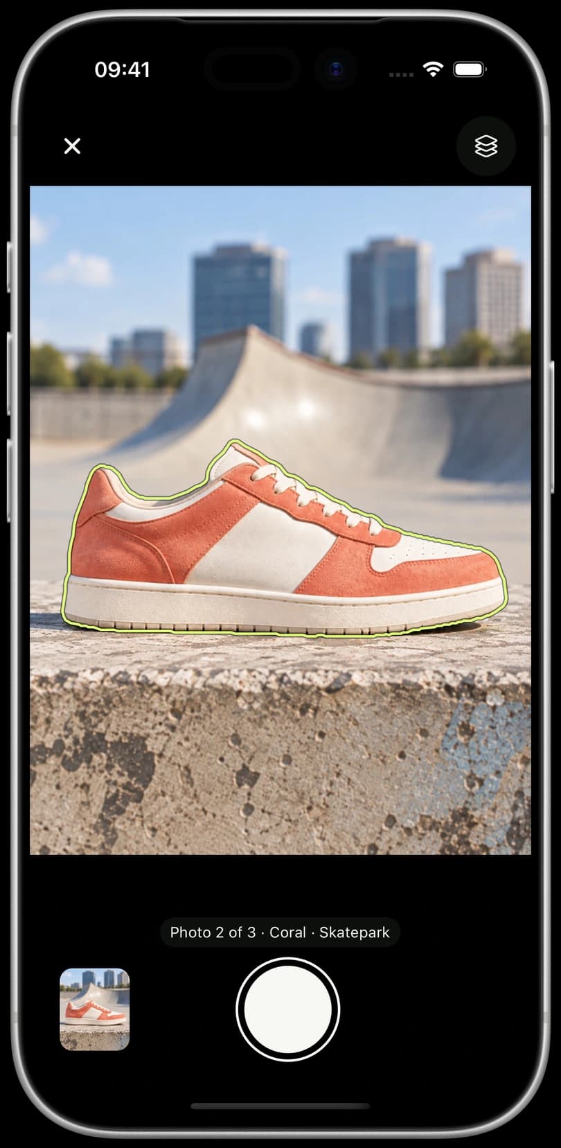 SnapSeries camera with an automatic lime guide following the coral sneaker